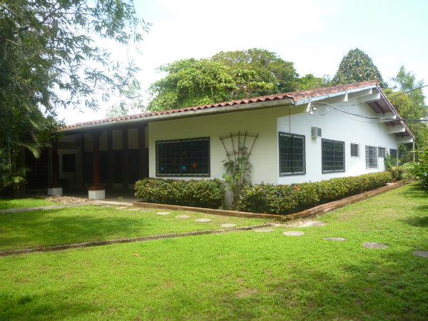LAKEFRONT HOME FOR SALE, 3 BEDROOM, MOUNTAIN VIEW, LAS CUMBRES, PANAMA LAKEFRONT HOUSE, FOR SALE, MOUNTAIN VIEW PROPERTY, LAS CUMBRES, PANAMA, CASA DE LAGO