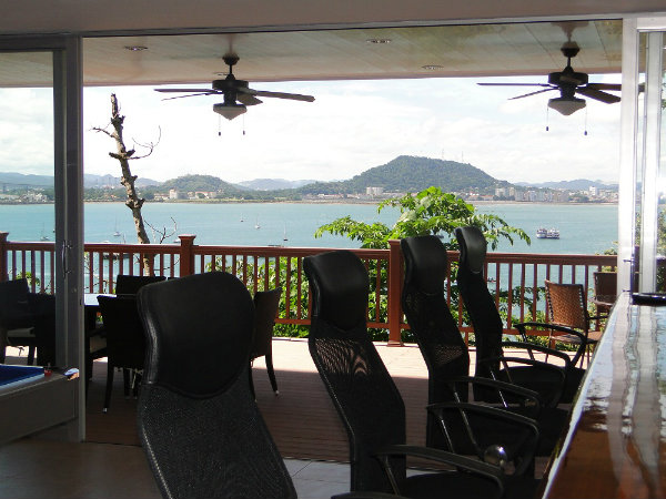 ISLAND VIEW CONDO FOR SALE IN PANAMA APTO FRENTE AL MAR EN VENTA EN LA CIUDAD DE PANAMA