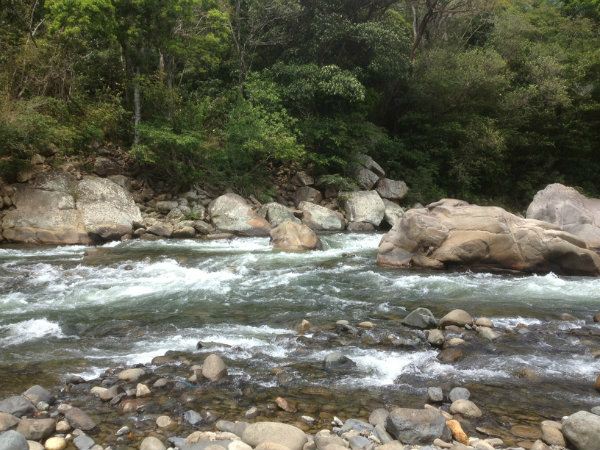 VIEW OF THE SANTA MARIA RIVER, 2 BEDROOM HOME FOR SALE SANTA FE, SANTIAGO VERAGUAS PANAMA FOR SALE 2 BEDROOM VERAGUAS PANAMA