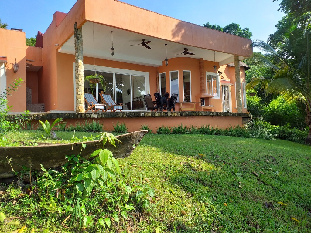 PANAMA ISLA SABOGA BEACH HOUSE WATERFRONT VILLA LAS OLAS FOR SALE
