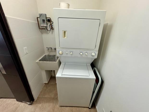 PANAMA CITY AVENIDA BALBOA BAYFRONT 1 BDRM BALCONY CITY VIEW