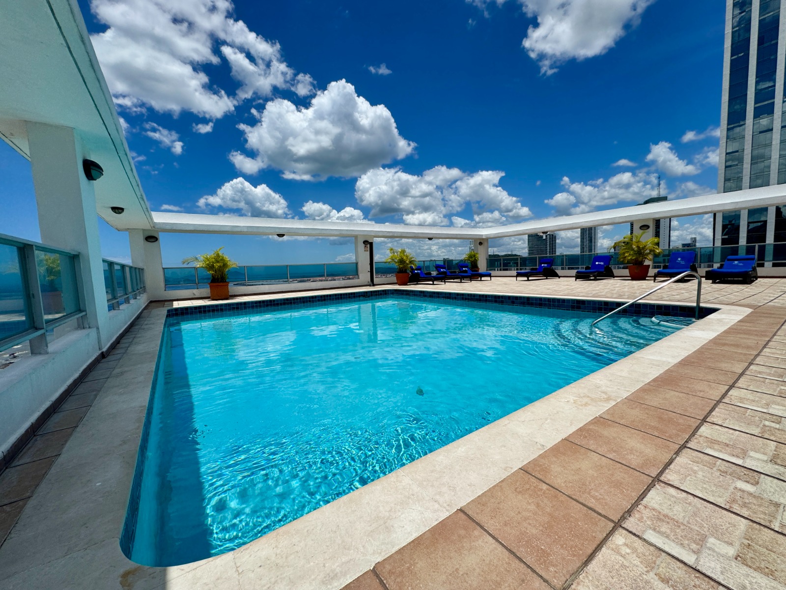 PANAMA CITY AVENIDA BALBOA BAYFRONT 1 BDRM BALCONY CITY VIEW