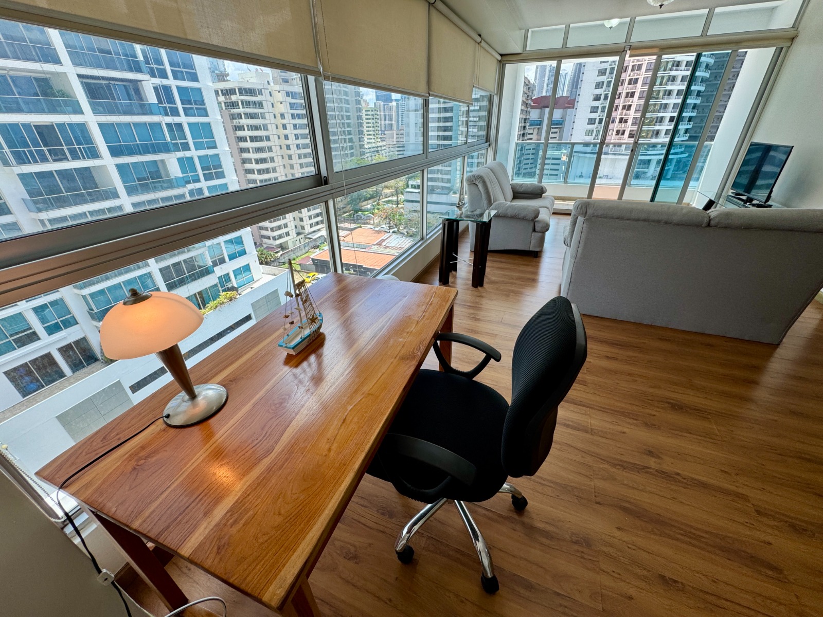 PANAMA CITY AVENIDA BALBOA BAYFRONT 1 BDRM BALCONY CITY VIEW