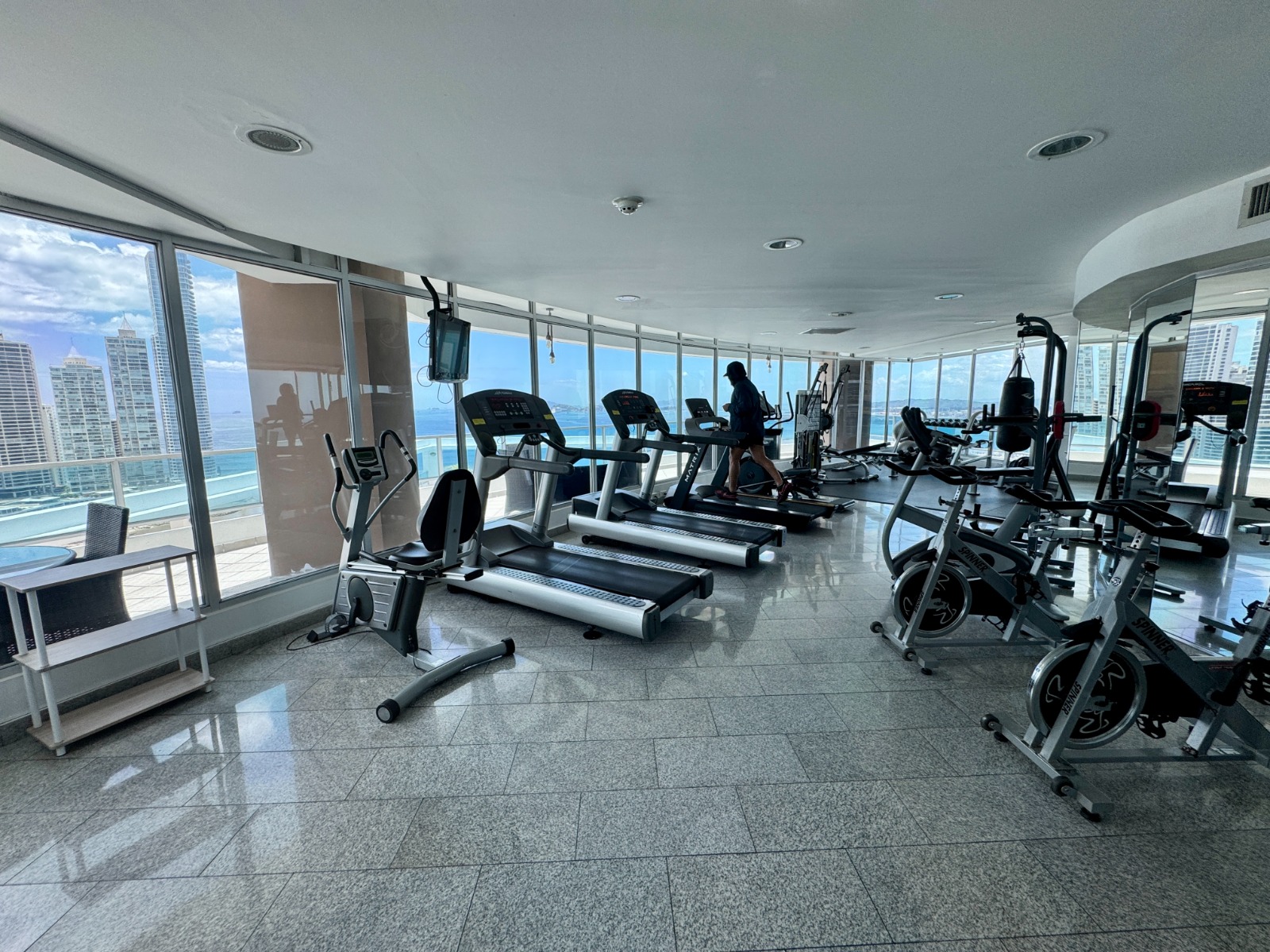 PANAMA CITY AVENIDA BALBOA BAYFRONT 1 BDRM BALCONY CITY VIEW