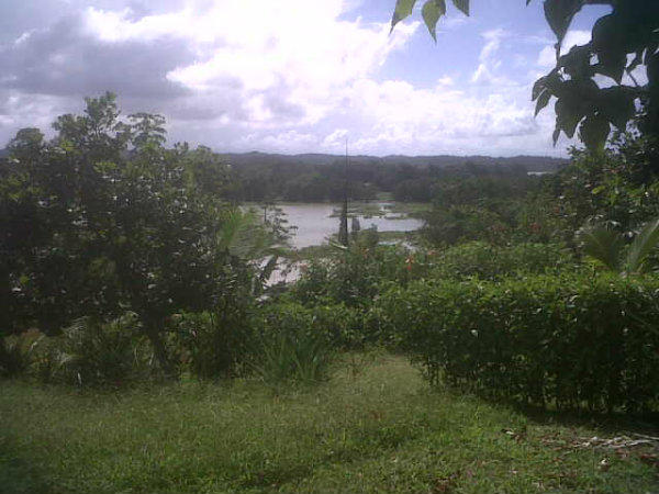 COLON PARA LA VENTA PROPIEDAD FRENTE AL LAGO GATUN