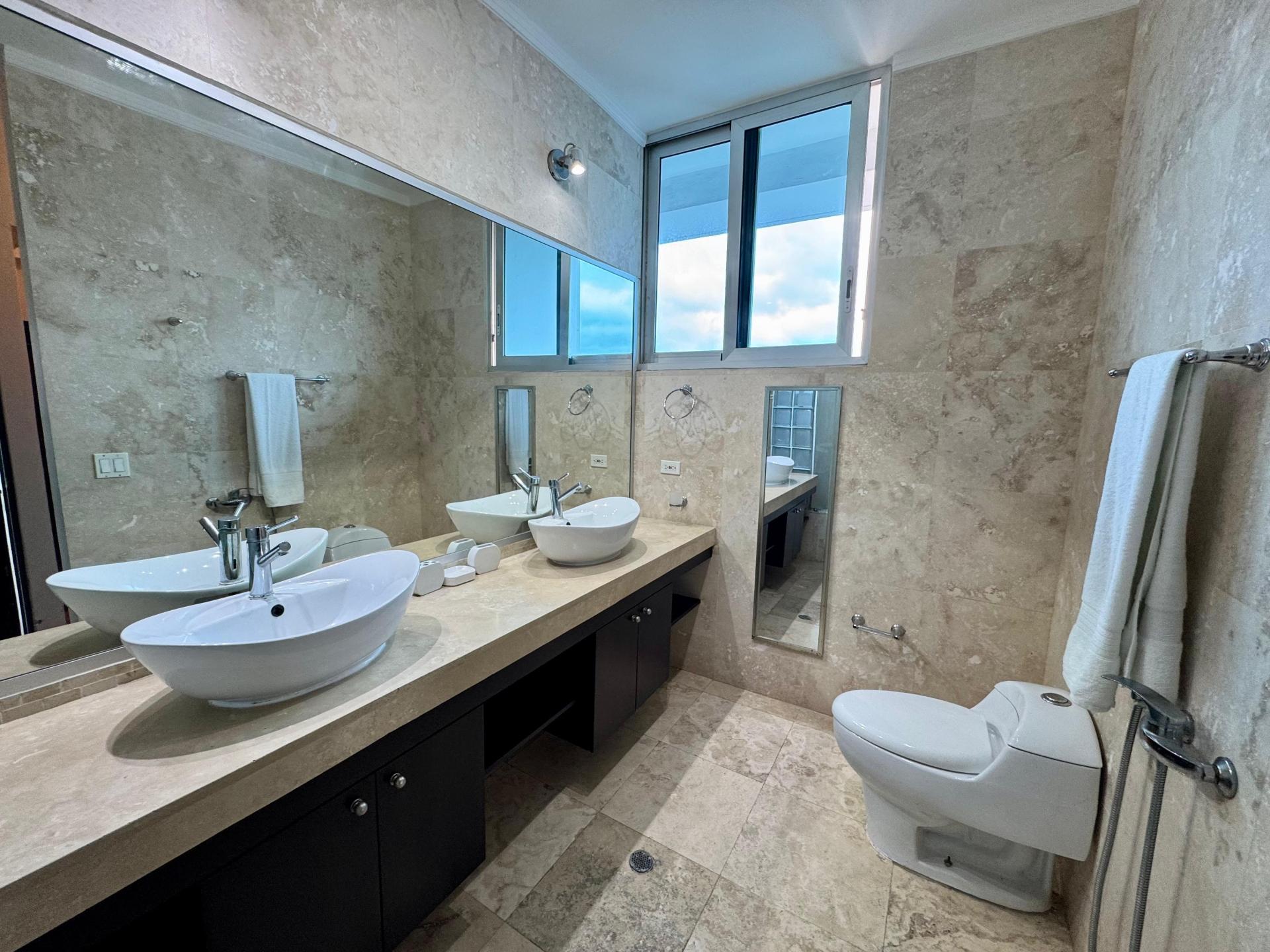 PANAMA, AVE. BALBOA DESTINY BAY VIEW