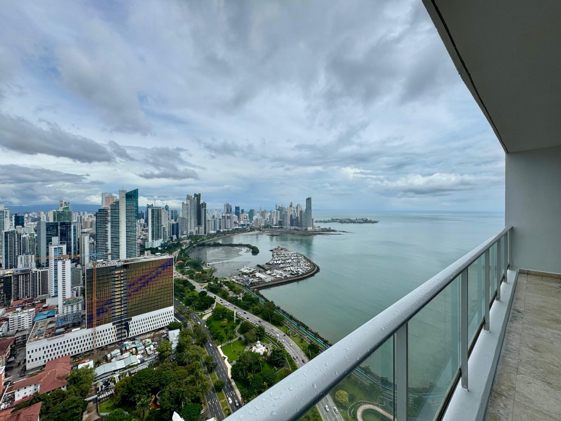 PANAMA, AVE. BALBOA DESTINY BAY VIEW