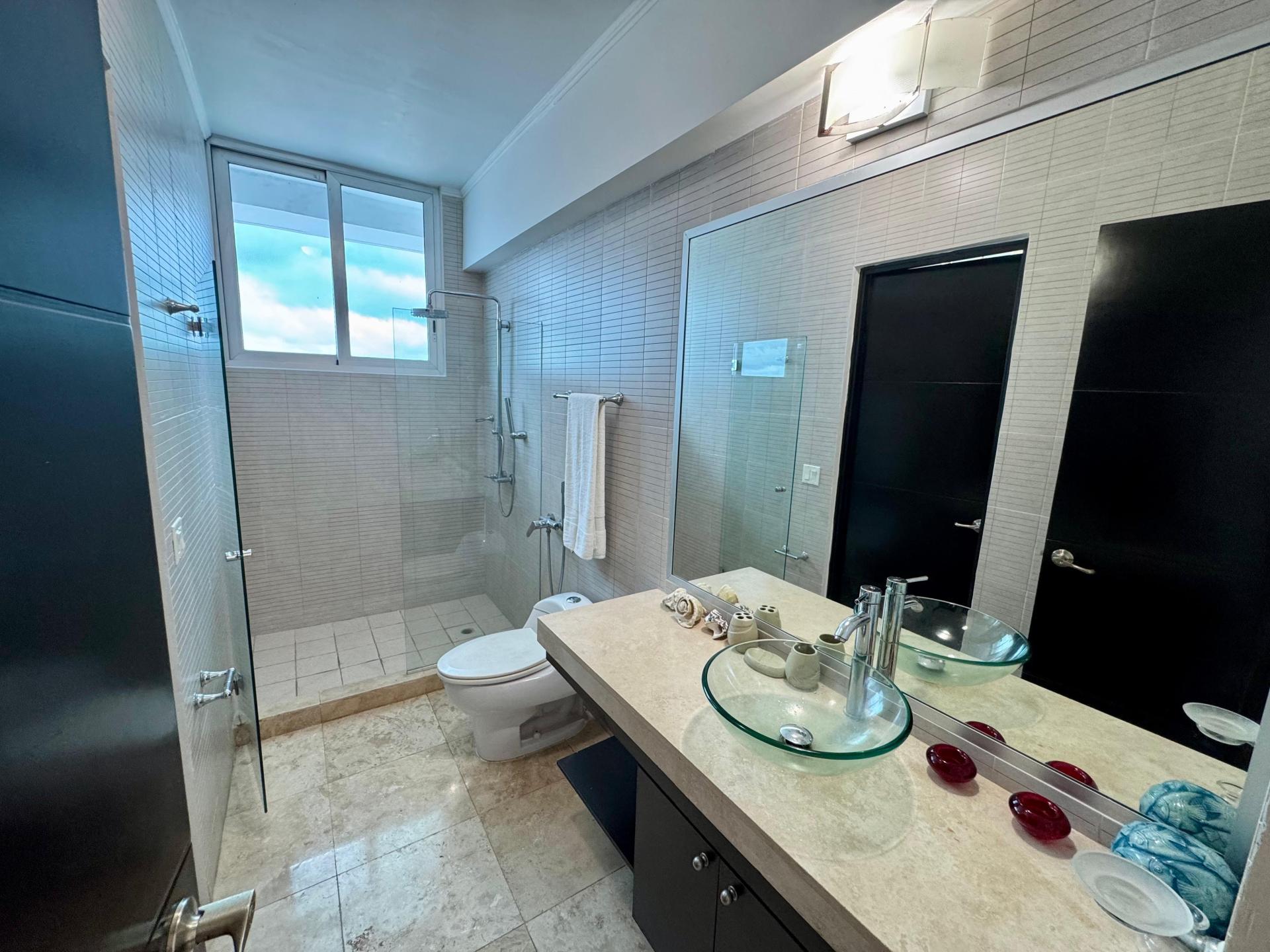 PANAMA, AVE. BALBOA DESTINY BAY VIEW