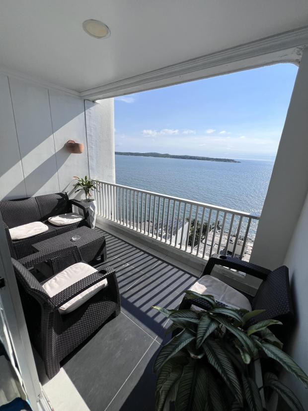 Large CRISTOFORO COLOMBO 3 bedroom Condo EL LAGUITO Cartagena
