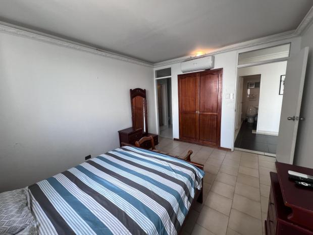 Large CRISTOFORO COLOMBO 3 bedroom Condo EL LAGUITO Cartagena