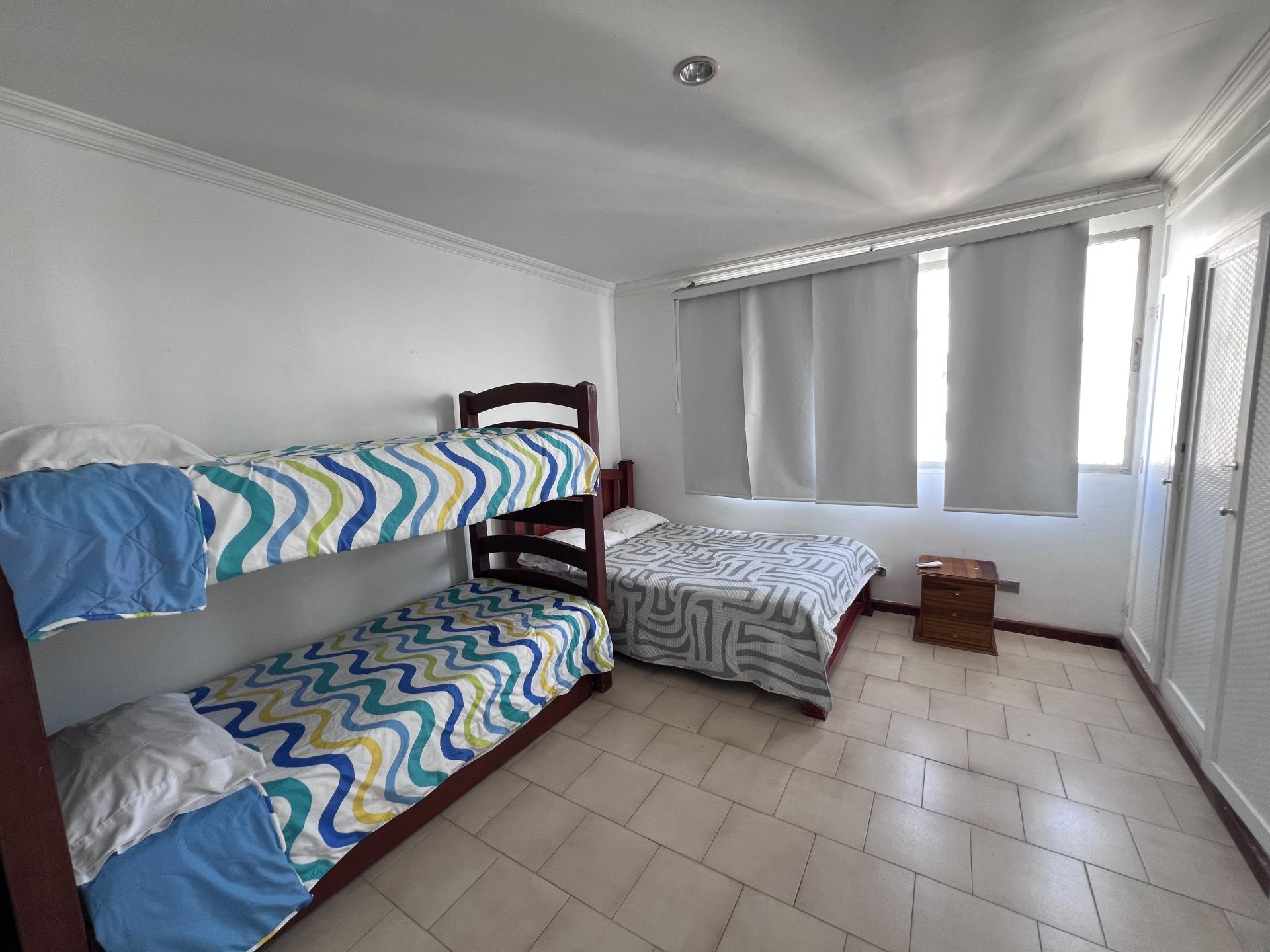 Large CRISTOFORO COLOMBO 3 bedroom Condo EL LAGUITO Cartagena