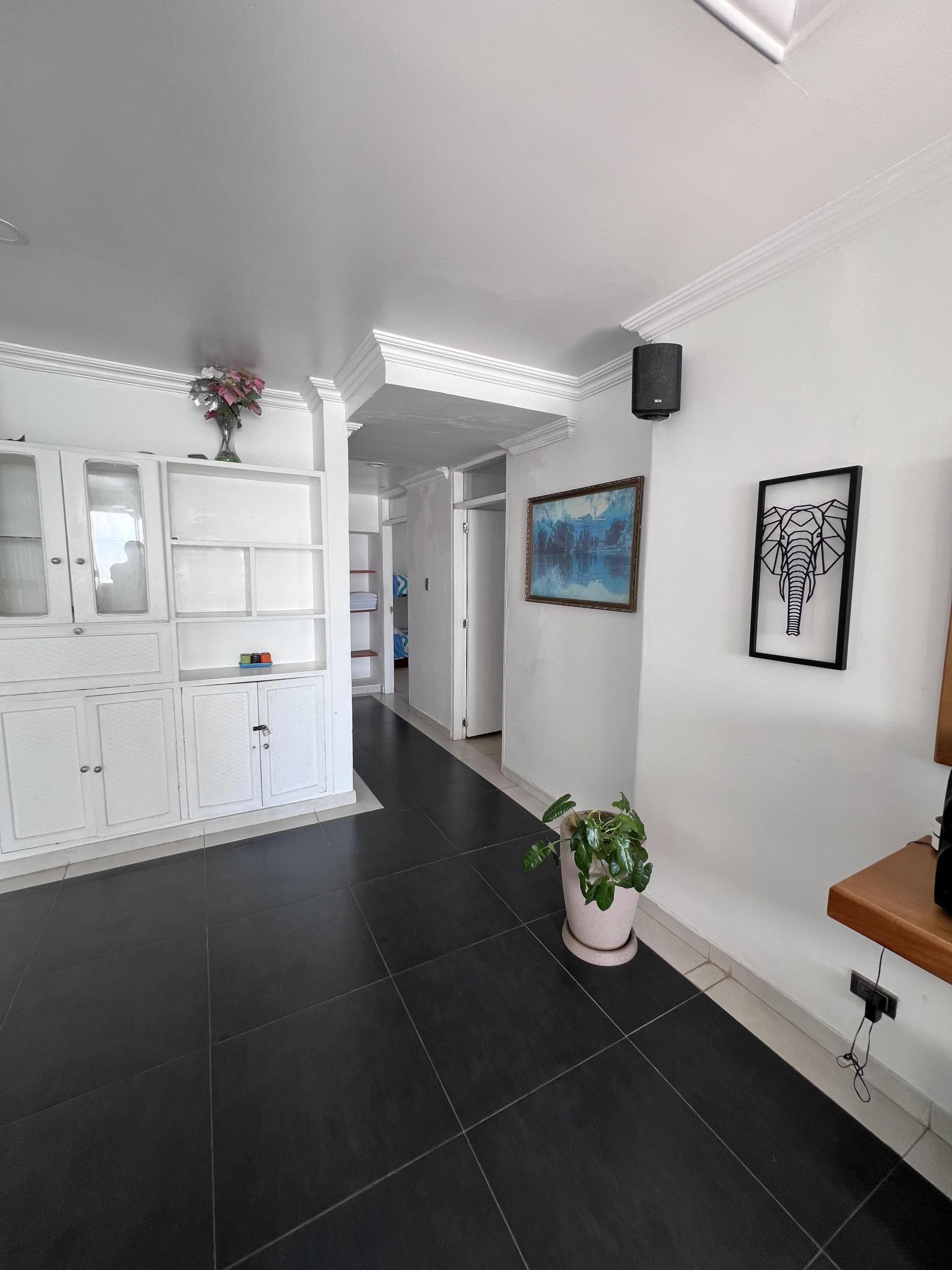 Large CRISTOFORO COLOMBO 3 bedroom Condo EL LAGUITO Cartagena