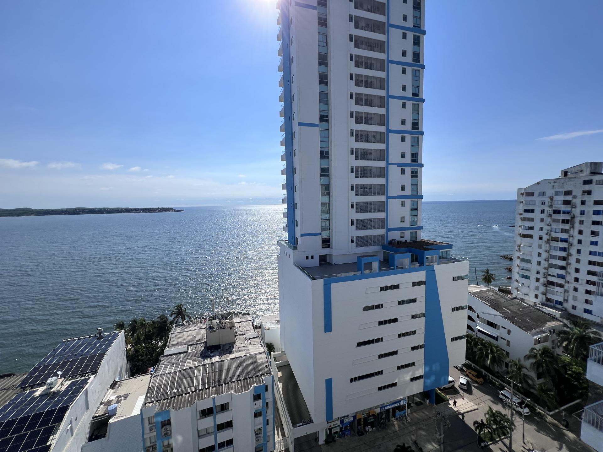 Large CRISTOFORO COLOMBO 3 bedroom Condo EL LAGUITO Cartagena