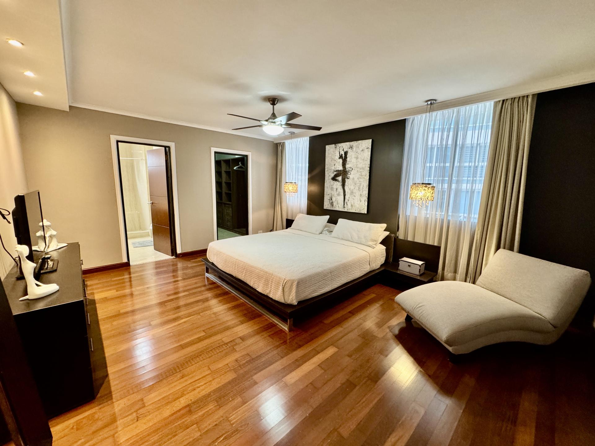 Apartamento Amoblado de 3 Recámaras con Vista al Mar | PH Los Delfines