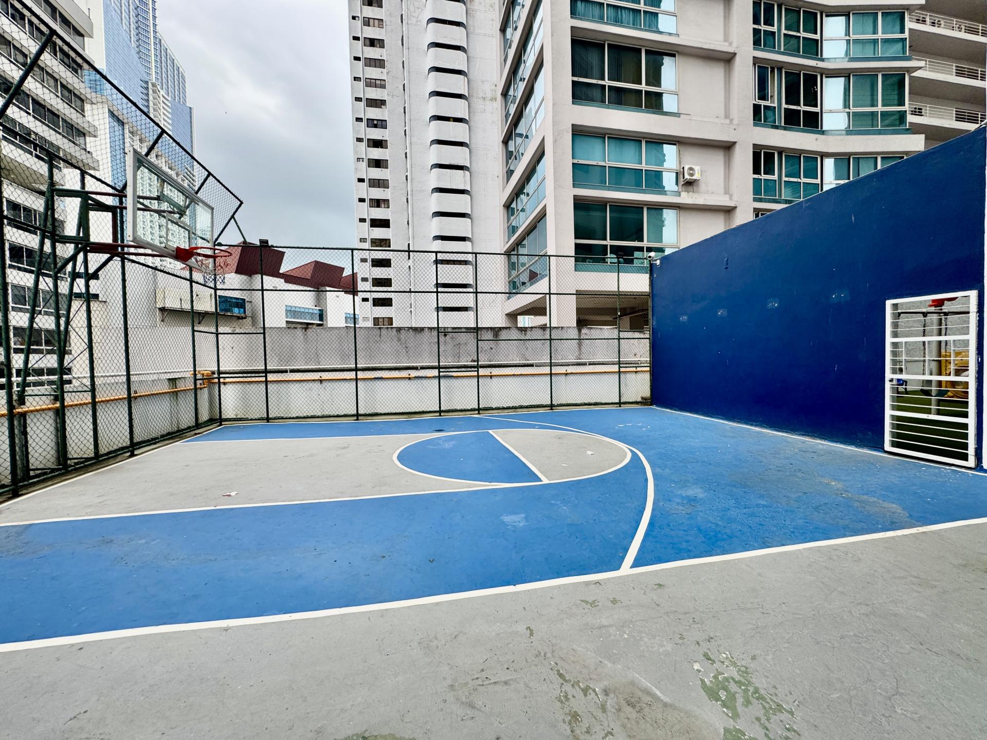 Apartamento Amoblado de 3 Recámaras con Vista al Mar | PH Los Delfines