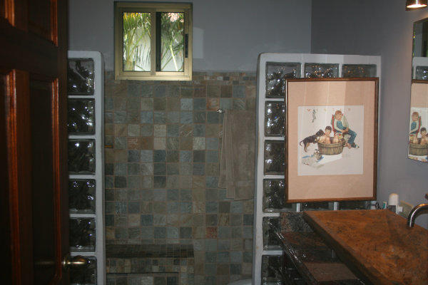 MASTER BATHROOM ON THE 3 BEDROOM MOUNTAIN HOME FOR SALE ALTOS DEL MARIA SORA CHAME PANAMA
