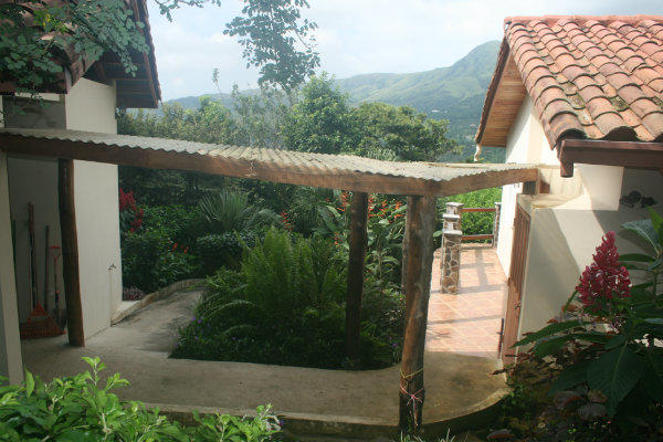 WALK FROM THE CARPORT TO THE 3 BEDROOM FOR SALE MOUNTAIN HOME PANAMA