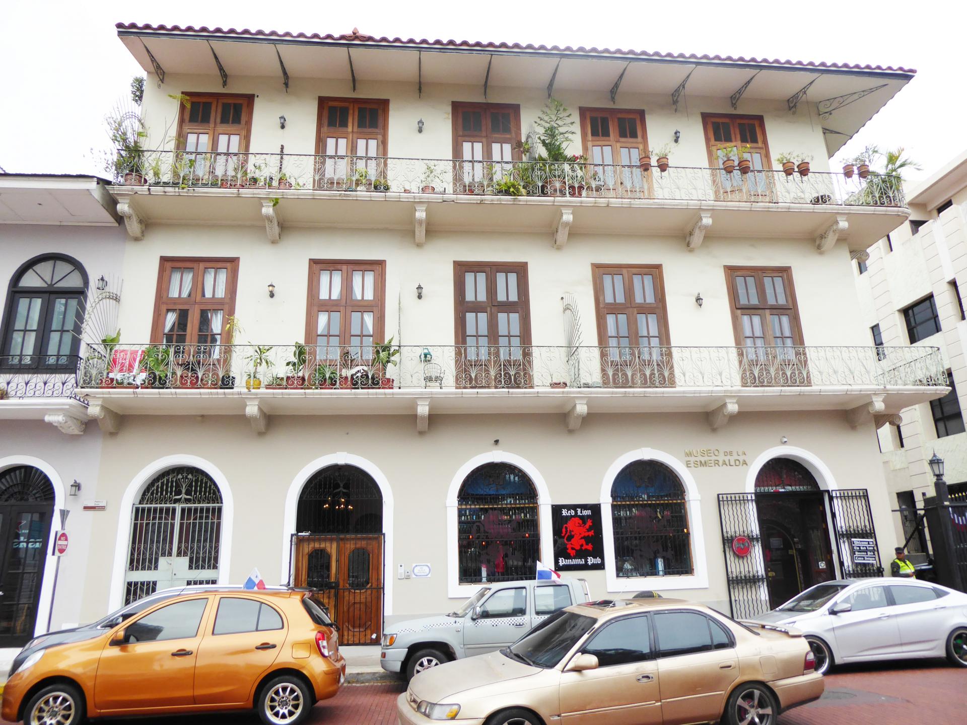 CASCO VIEJO PLAZA CATEDRAL 1 BEDROOM PANAMA CITY