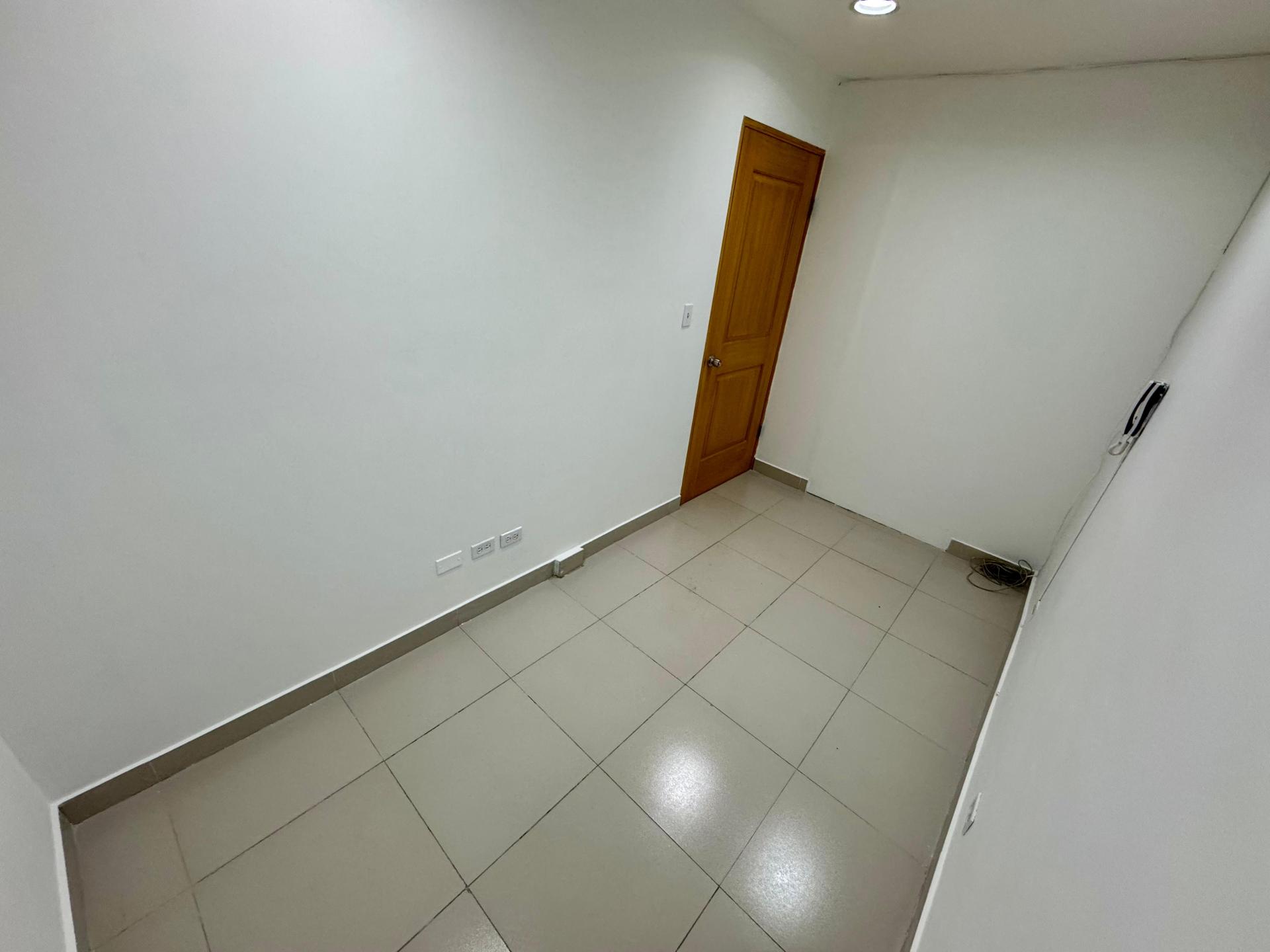 LA OFICINA 32C ES UN ESPACIO DE 8.2 MT2 UBICADO EN PLAZA PAITILLA