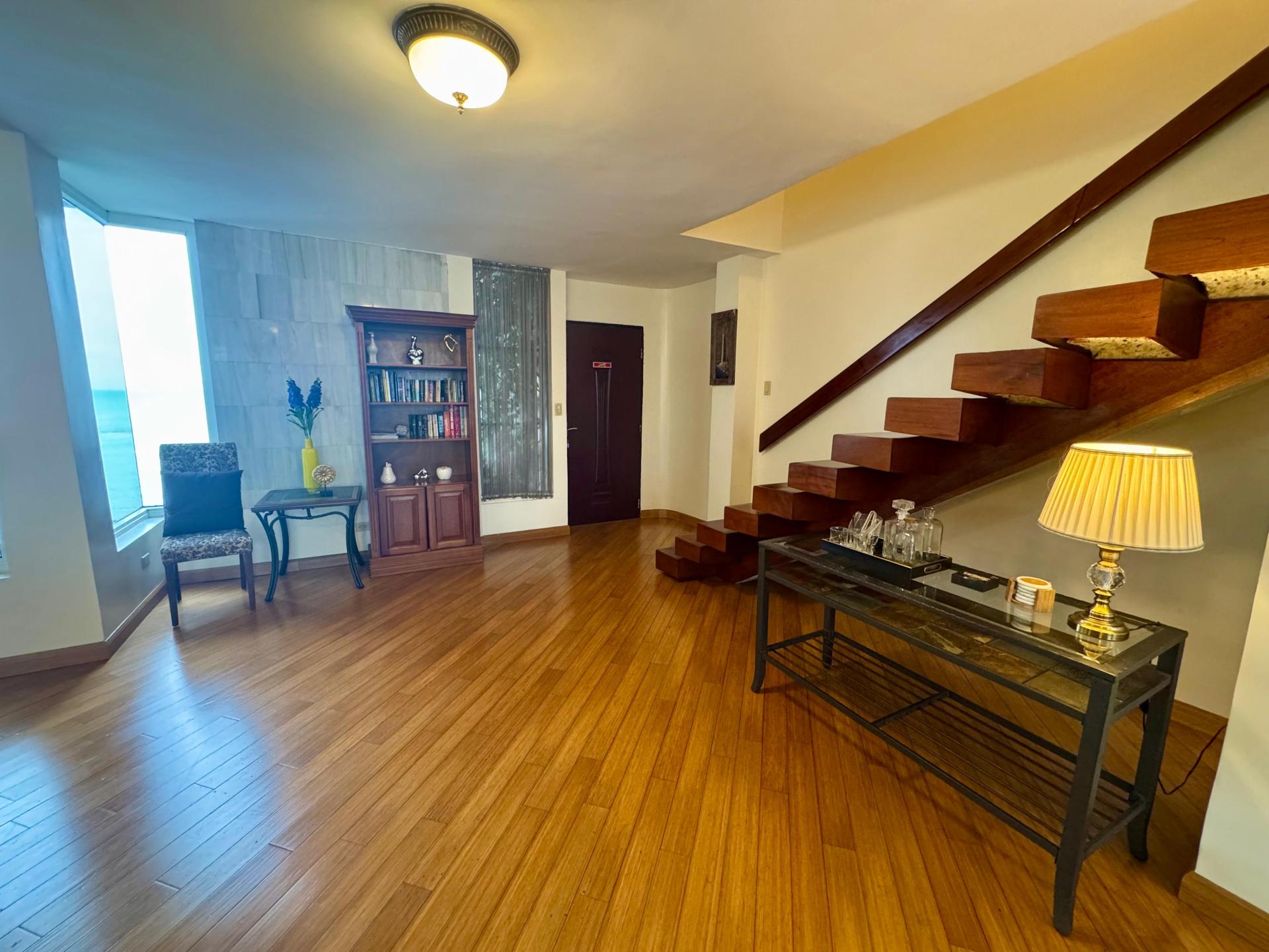 AVENIDA BALBOA OCEANFRONT, PANAMA CITY 2 BDRM PENTHOUSE LA GAVIOTA