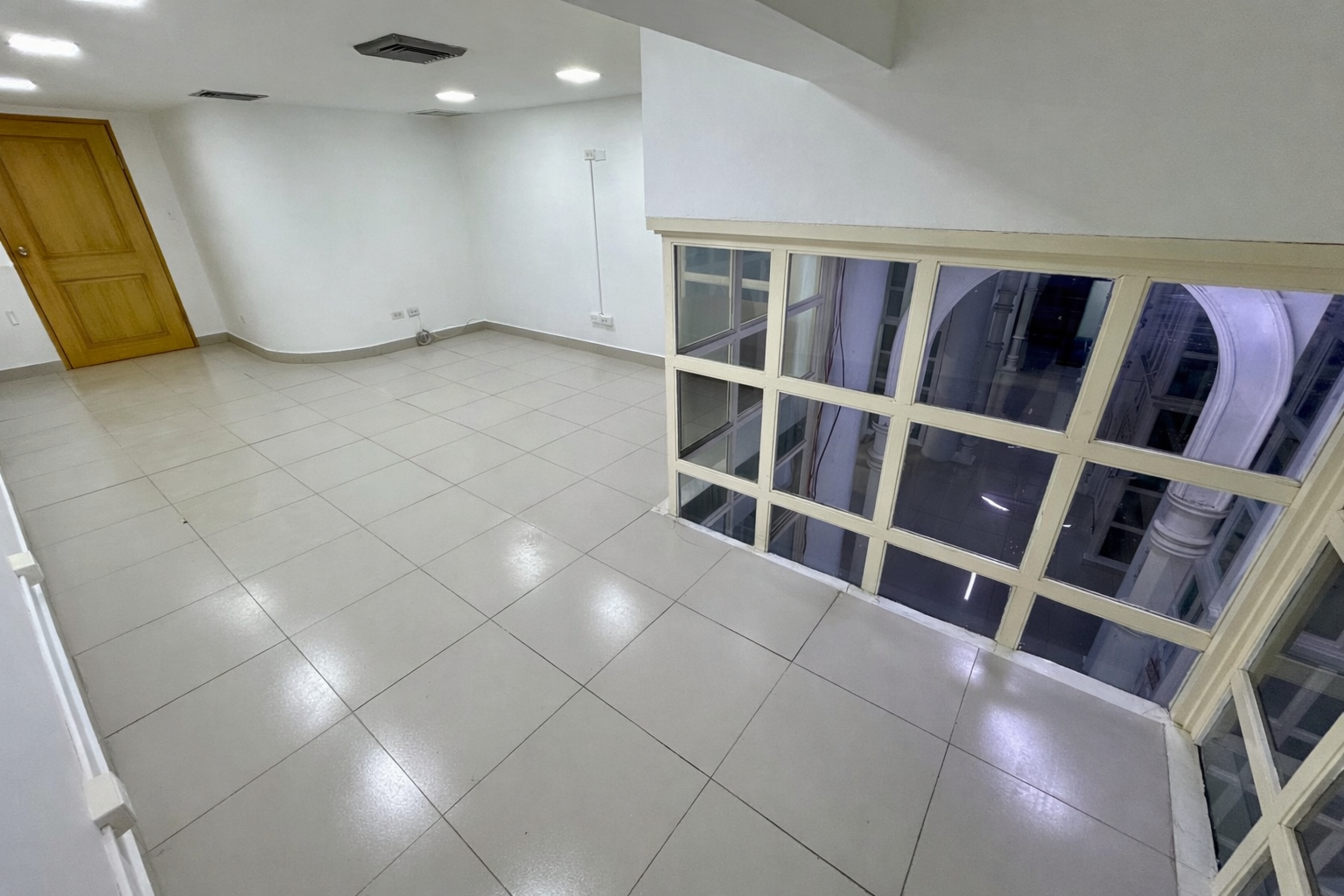 PANAMA PAITILLA CENTRO COMERCIAL PLAZA PAITILLA  OFFICE 32F 22.7 MT2