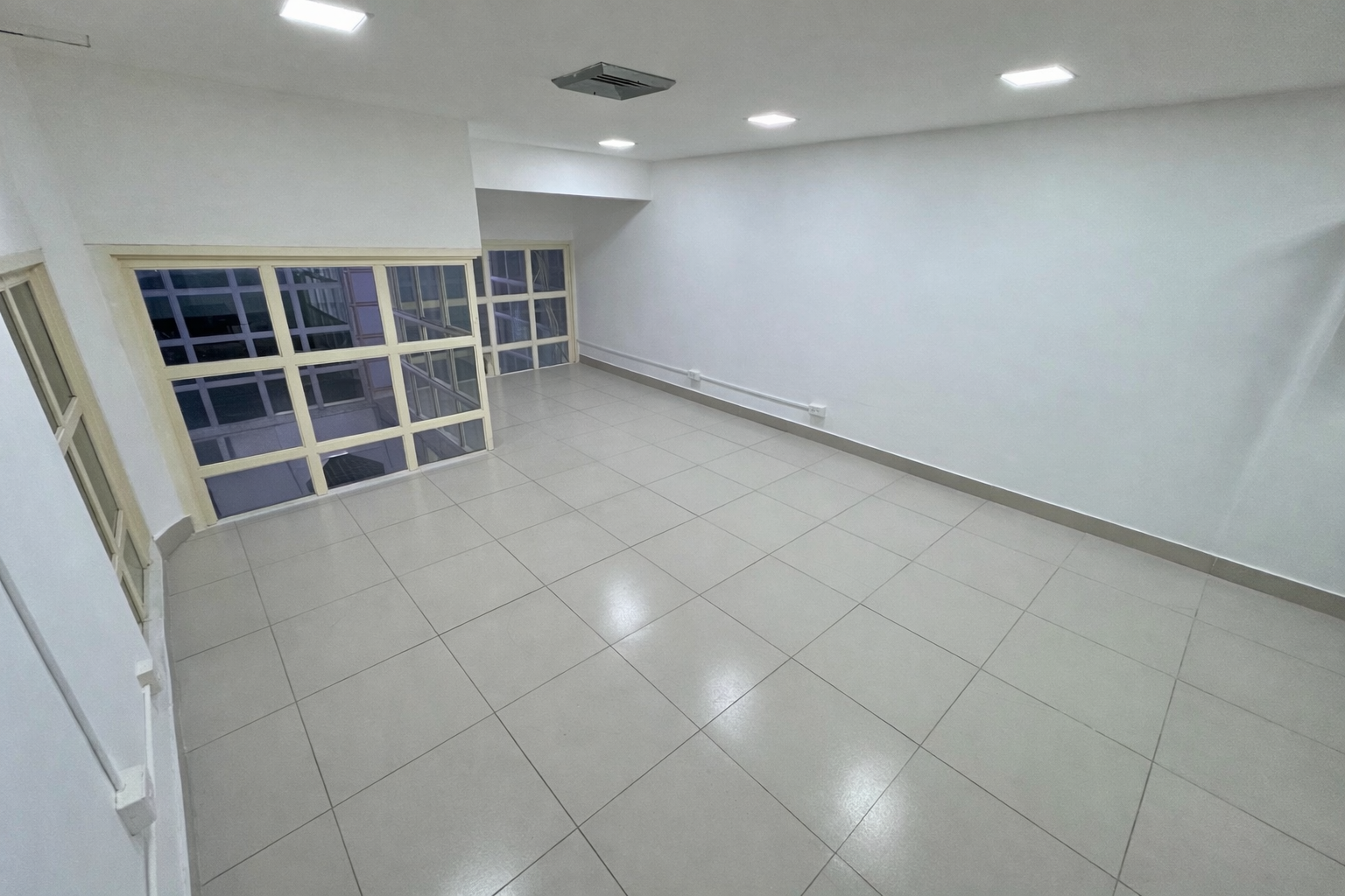 PANAMA PAITILLA CENTRO COMERCIAL PLAZA PAITILLA  OFFICE 32F 22.7 MT2