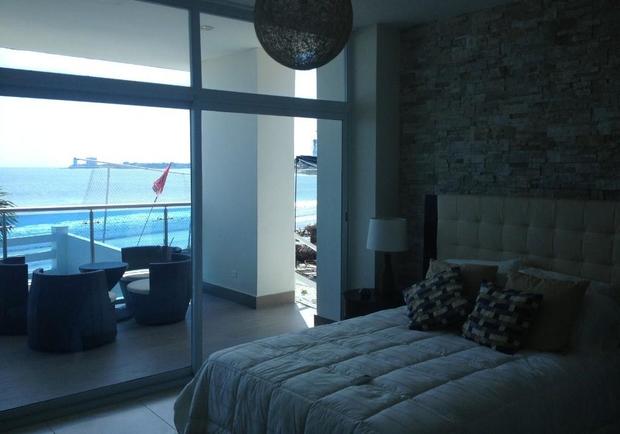 PANAMA, GORGONA, OCEAN WAVES TOWER 100
