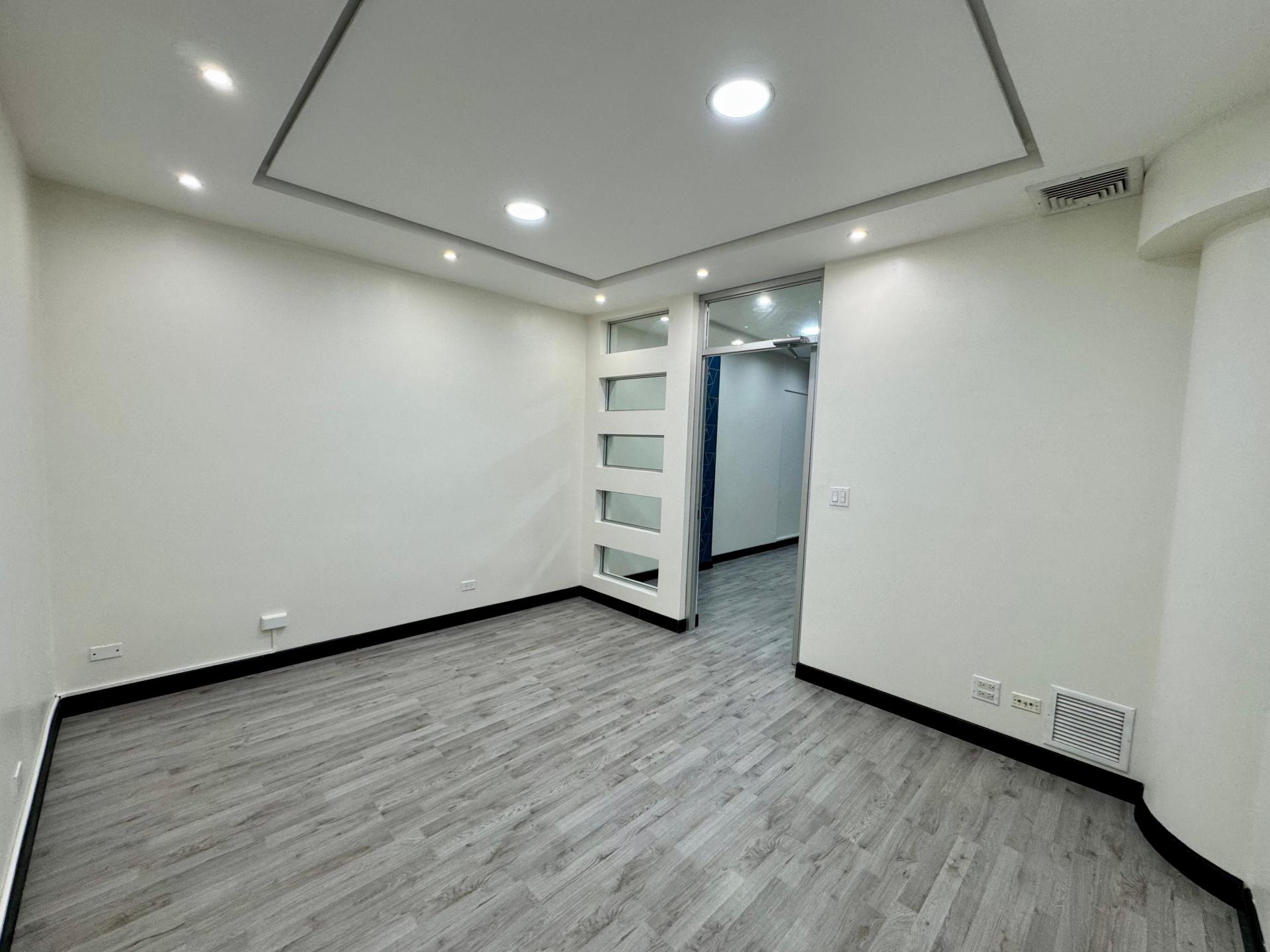 OFICINA 31 ESPACIO COMERCIAL EN UNA EXCELENTE UBICACIÓN EN PUNTA PAITILLA