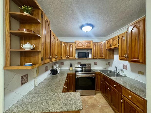 PANAMA CITY AVENIDA BALBOA LA GAVIOTA 1 BDRM CINTA COSTERA