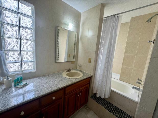 PANAMA CITY AVENIDA BALBOA LA GAVIOTA 1 BDRM CINTA COSTERA