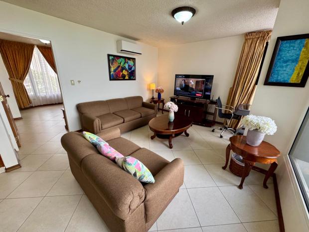 PANAMA CITY AVENIDA BALBOA LA GAVIOTA 1 BDRM WATERFRONT