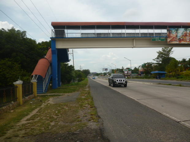 LOCAL COMMERCIAL SUR LA PANAMERICAINE A COLONCITO