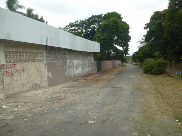 LOCAL COMMERCIAL SUR LA PANAMERICAINE A COLONCITO