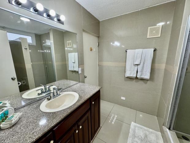 1 Bedroom Apartment for Rent at Posada del Rey Paitilla