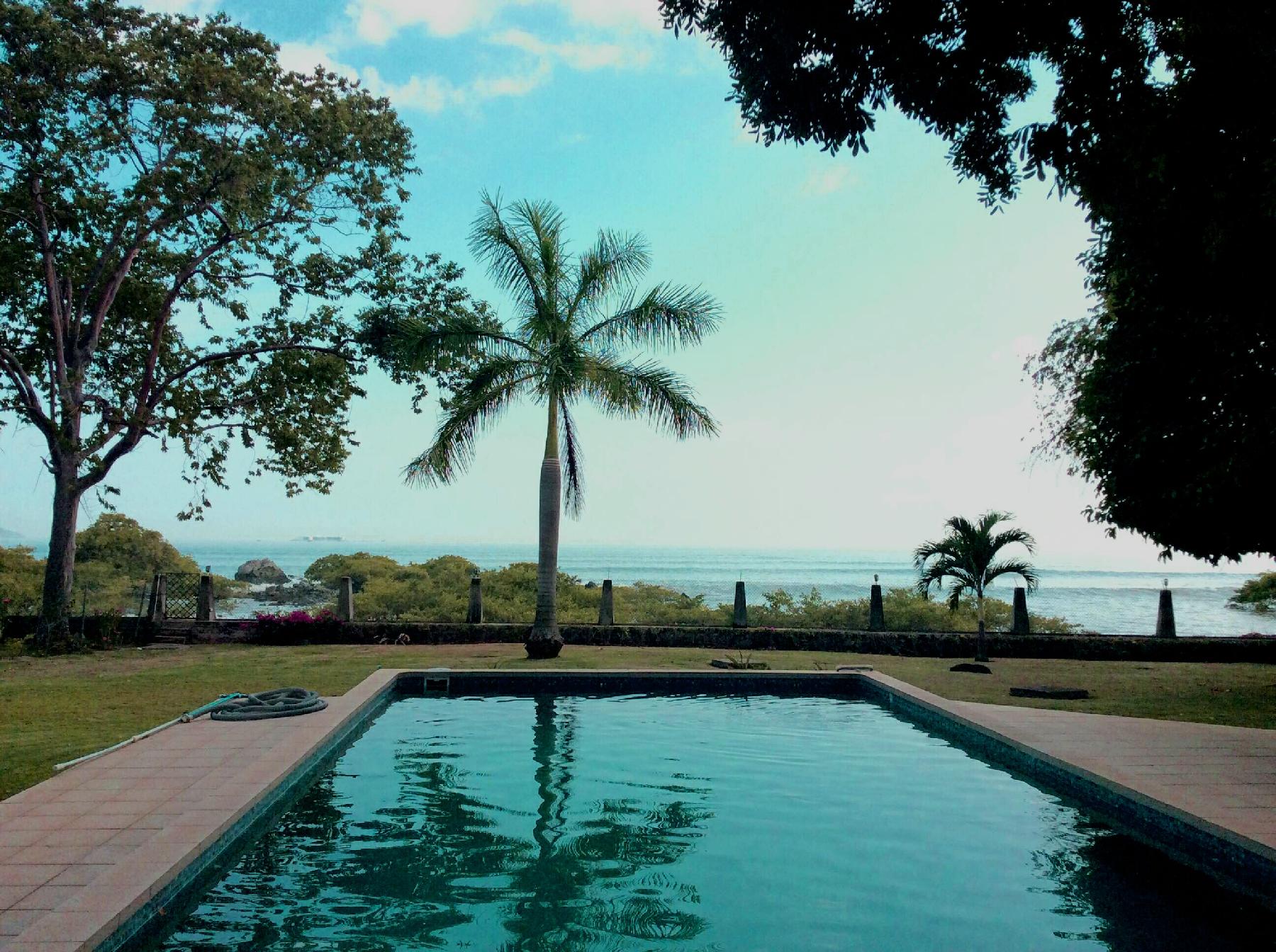 PANAMA OESTE VERACRUZ OCEANFRONT HOUSE IN MAJAGUAL