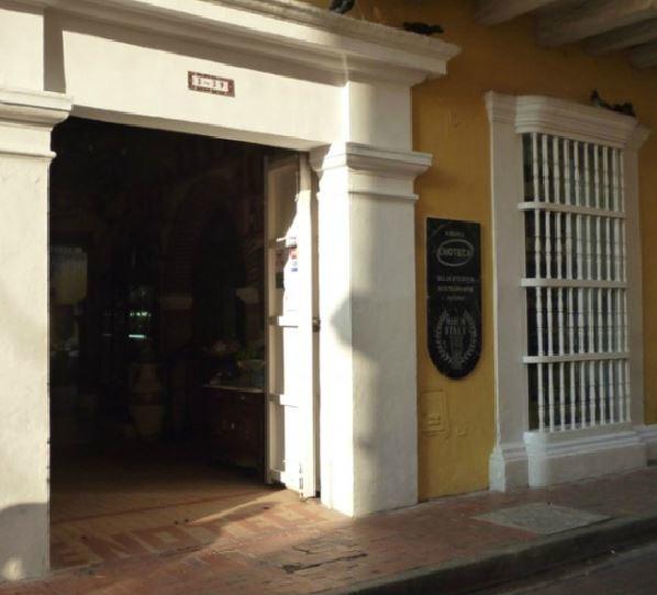 COLOMBIA, CARTAGENA DE INDIAS, ENOTECA RESTAURANTE ITALIANO.