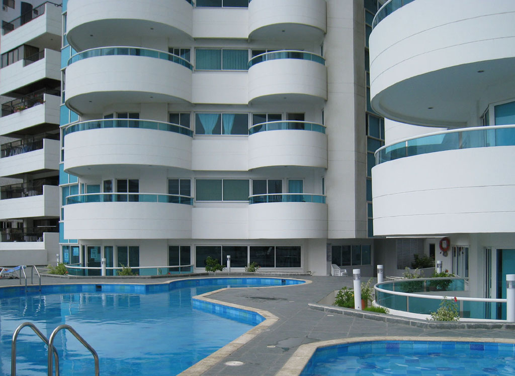 Espectacular Torre del Lago apartamento en Laguito Cartagena