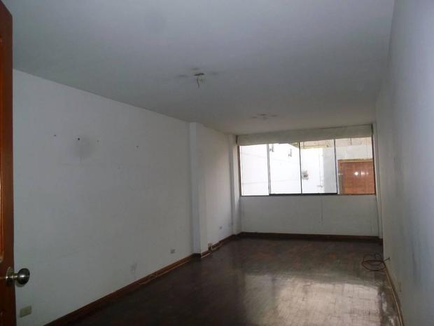 LIMA, LA MOLINA 2 STOREY HOUSE WITH POOL