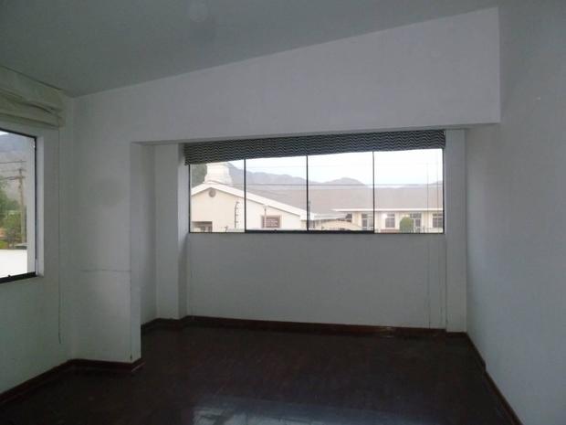 LIMA, LA MOLINA 2 STOREY HOUSE WITH POOL