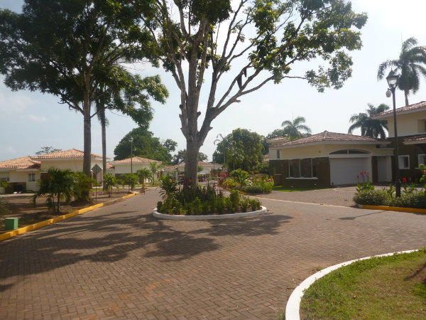 PANAMA OESTE, TUCAN COUNTRY CLUB, APARTMENT AVAILABLE FOR RENT.