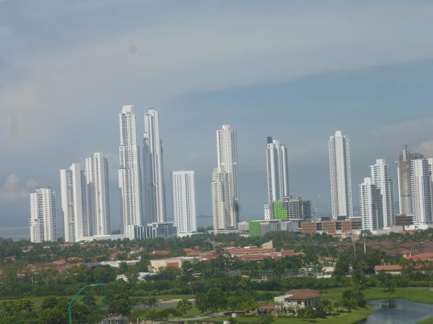 PANAMA, SANTA MARIA, APARTMENT IN PH LA VISTA, WITH VIEW OF THE GOLF COURSE.