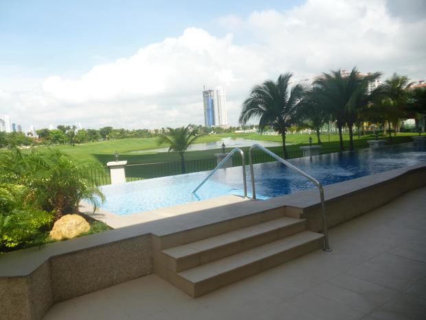 PANAMA, SANTA MARIA, APARTMENT IN PH LA VISTA, WITH VIEW OF THE GOLF COURSE.