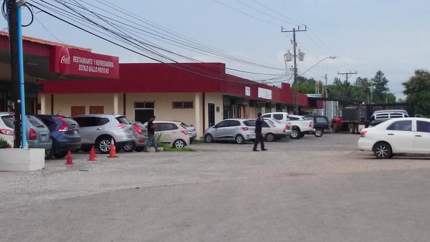 COCLE, PENONOME, COMERCIAL MALL SE VENDE A LO LARGO DE LA CARRETERA PANAMERICANA.