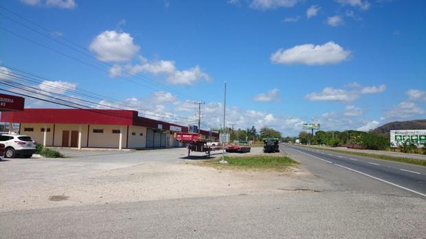 COCLE, PENONOME, COMERCIAL MALL SE VENDE A LO LARGO DE LA CARRETERA PANAMERICANA.