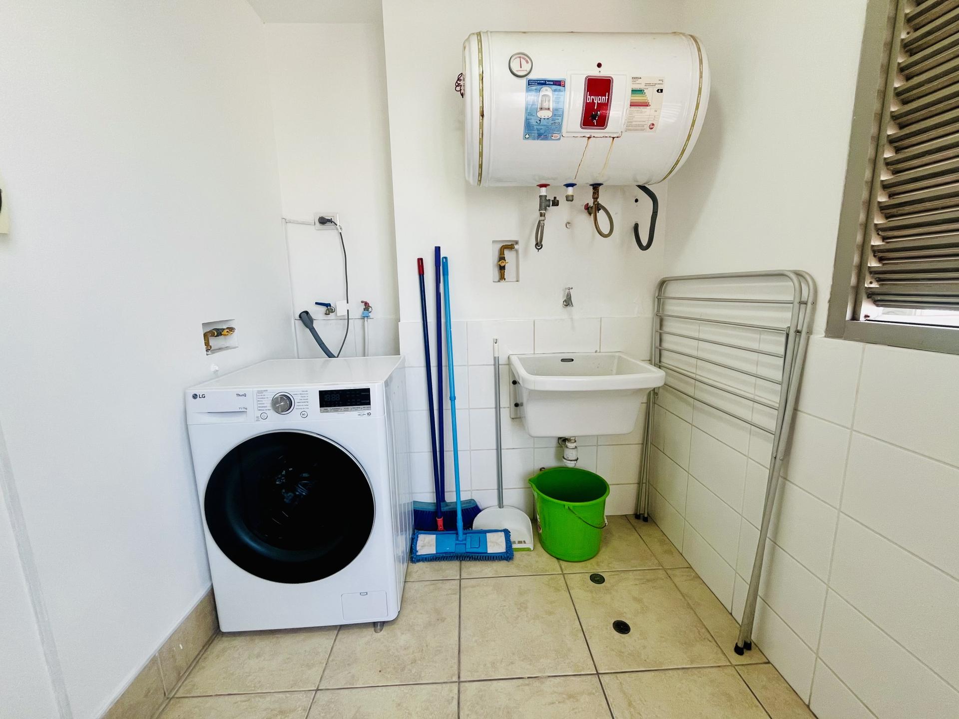 LIMA MIRAFLORES APARTAMENTO 4 HAB VISTA CIUDAD Y PARCIAL AL MAR