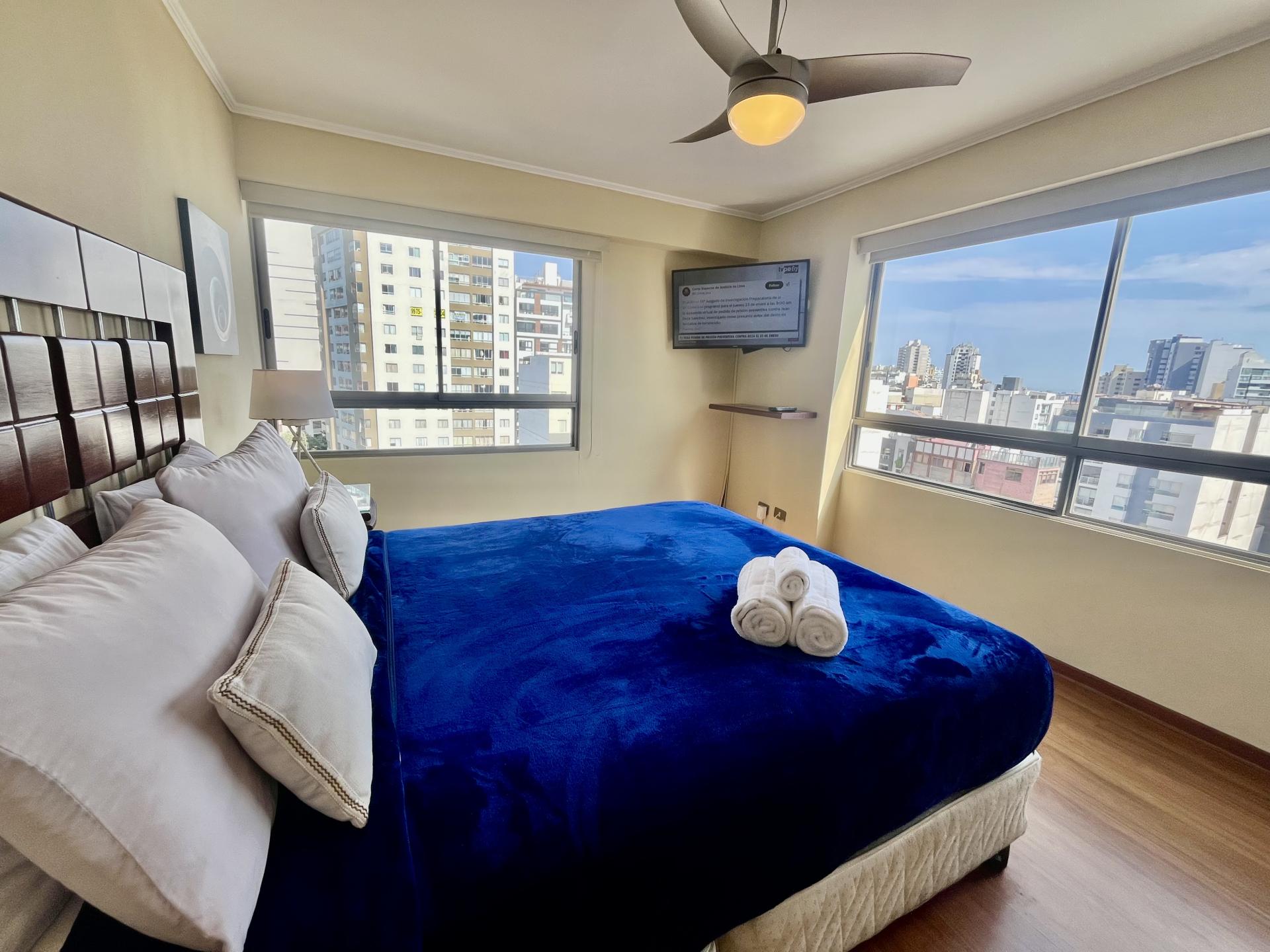 LIMA MIRAFLORES APARTAMENTO 4 HAB VISTA CIUDAD Y PARCIAL AL MAR