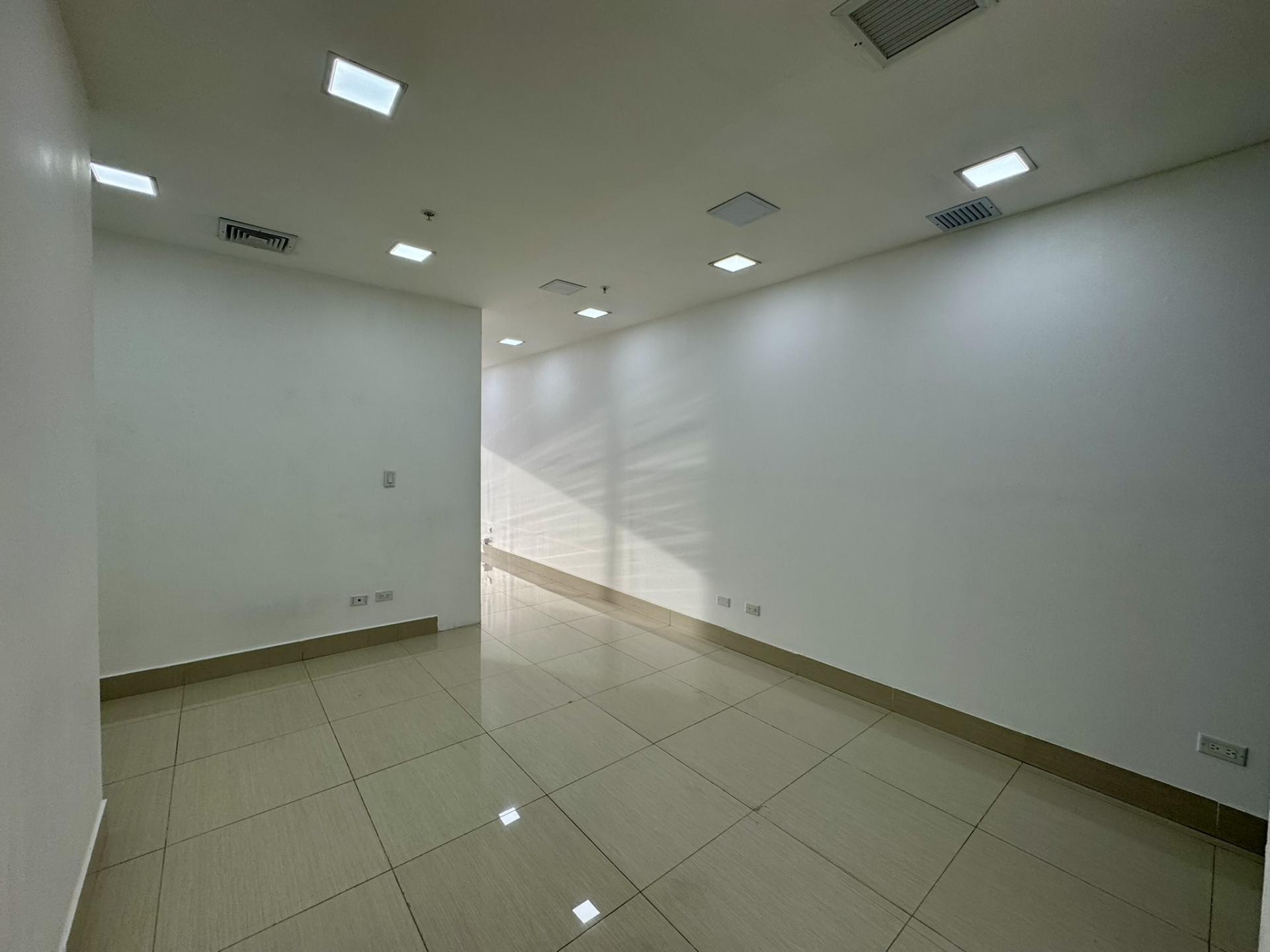 PAITILLA RBS TOWER BUSINESS SPACE FOR RENT 1002A 56m2