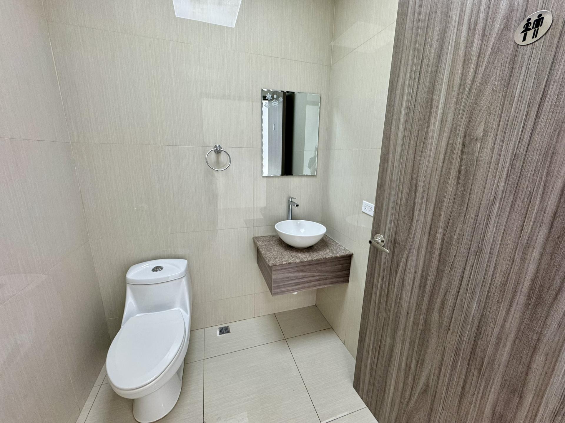 PAITILLA RBS TOWER BUSINESS SPACE FOR RENT 1002A 56m2