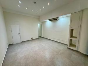 Commercial%20Space%20with%20Glass%20Front%20in%20Plaza%20Paitilla%20Panama