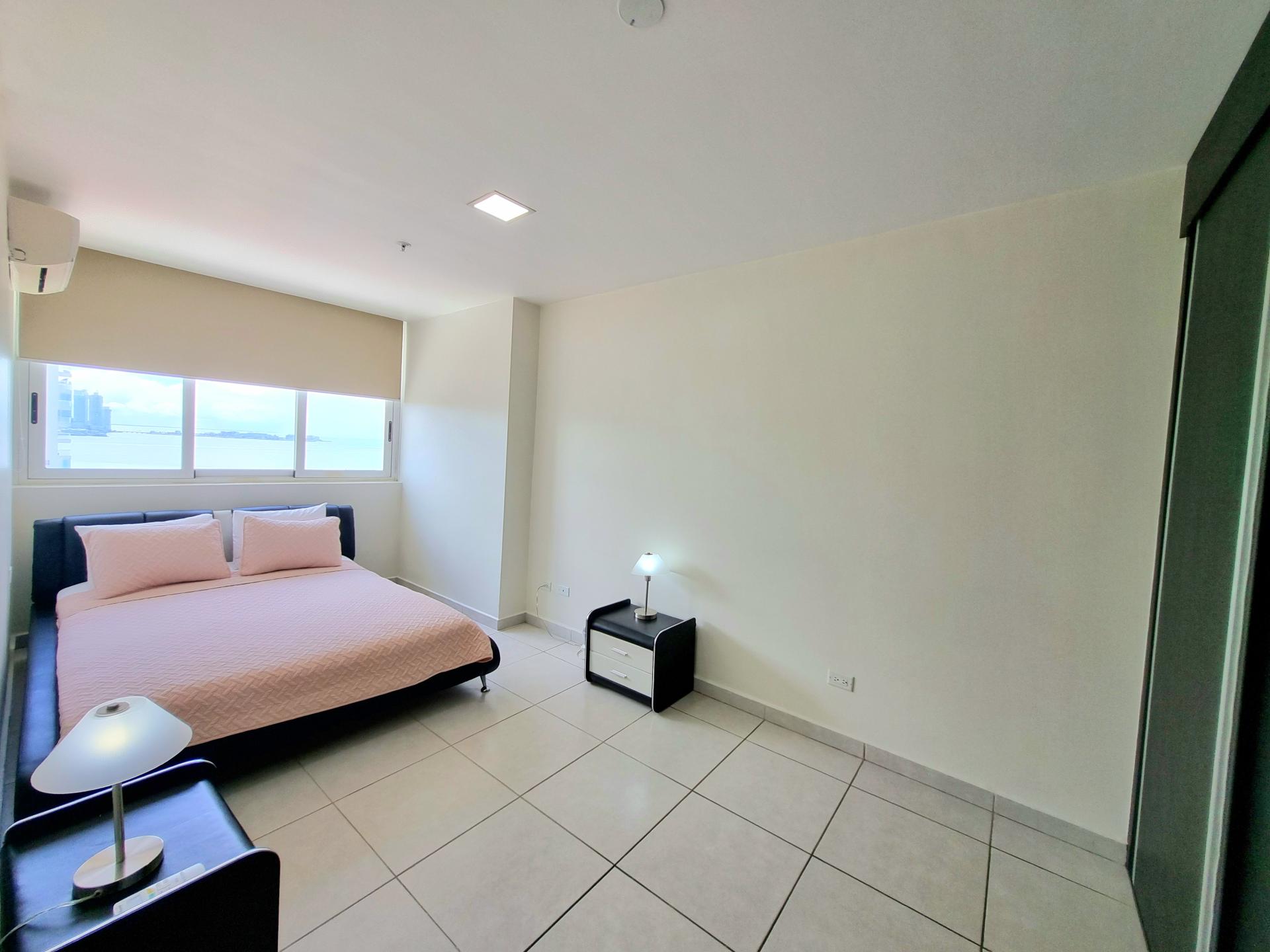 CIUDAD DE PANAMA AVENIDA BALBOA BAY VIEW 2HAB ALTO PISO